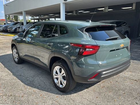 Used 2025 Chevrolet Trax LS w/ Driver Confidence Package image 5