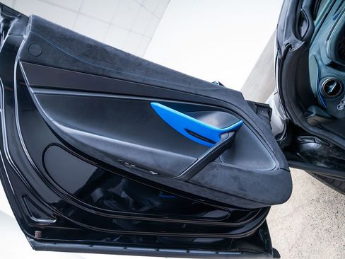 Used 2020 McLaren 720S Performance RWD image 22