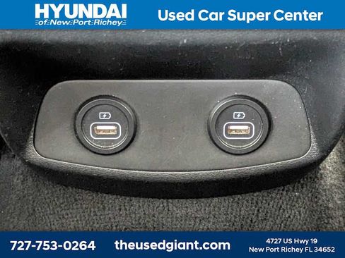 Used 2023 Hyundai Santa Fe SEL FWD image 17