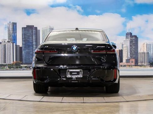 Used 2025 BMW i7 xDrive60 image 11