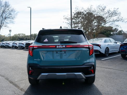 New 2026 Kia Seltos S FWD image 7