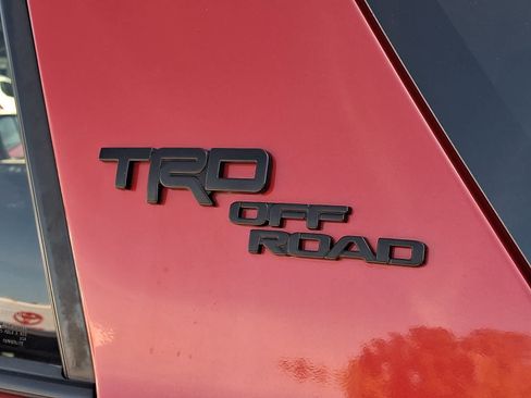 Used 2022 Toyota 4Runner TRD Off-Road Premium AWD/4WD image 35