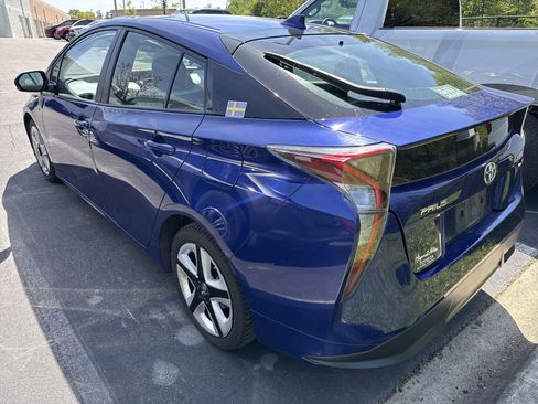 Used 2016 Toyota Prius Four Touring image 6