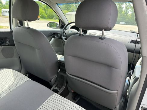 Used 2007 Ford Focus S FWD image 25