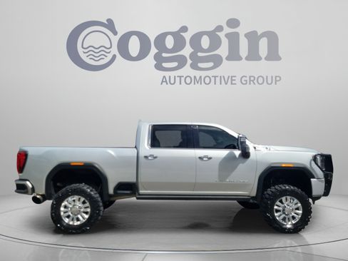 Used 2021 GMC Sierra 2500 Denali w/ Denali Ultimate Package AWD/4WD image 4
