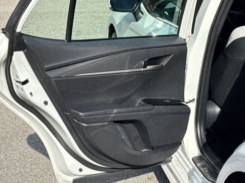 Used 2025 Toyota Camry SE image 21