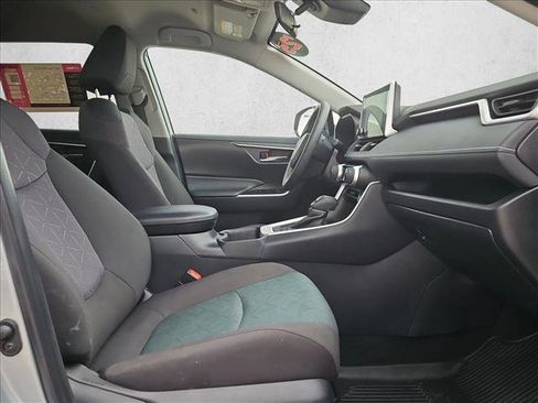 Used 2025 Toyota RAV4 XLE FWD image 20