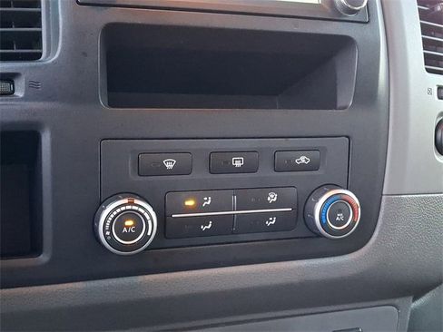 Used 2015 Nissan NV 3500 SV w/ Technology Package image 21