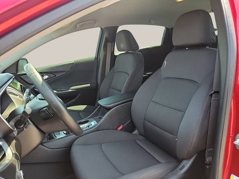 Used 2025 Chevrolet Malibu RS FWD image 11