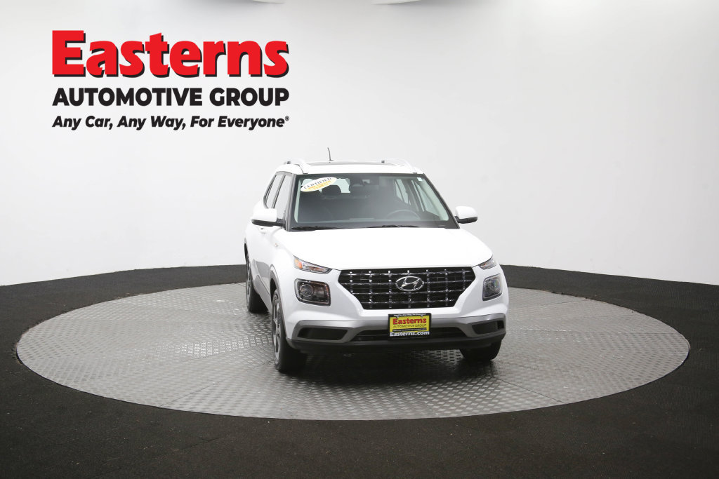 Used 2025 Hyundai Venue SEL FWD image 55