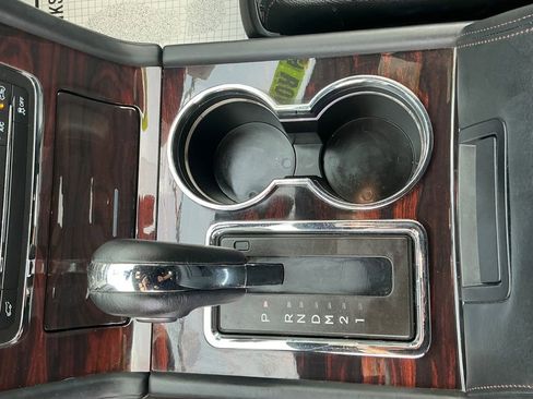 Used 2017 Lincoln Navigator Reserve image 38