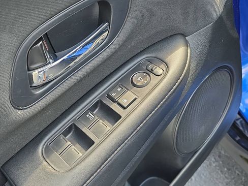 Used 2022 Honda HR-V Sport image 9