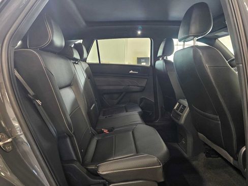 Used 2023 Volkswagen Atlas Cross Sport SEL R-Line AWD/4WD image 12
