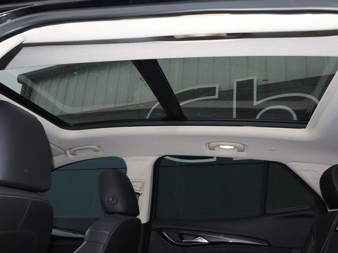 Used 2021 Buick Envision Essence w/ Technology Package I image 9