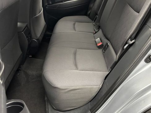 Used 2025 Toyota Corolla Cross LE FWD image 34