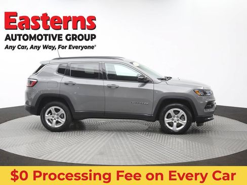 Used 2023 Jeep Compass Latitude w/ Sun and Sound Group AWD/4WD image 47