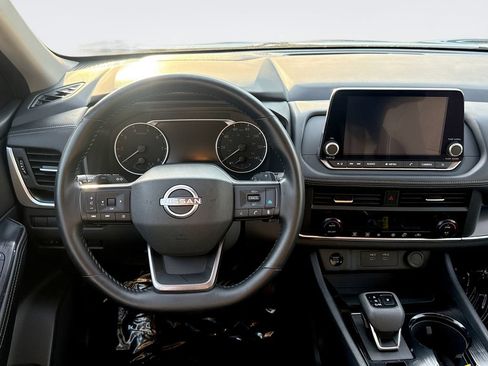 Used 2025 Nissan Rogue SV AWD/4WD image 23