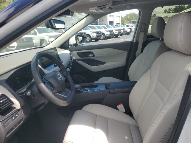 Used 2025 Nissan Rogue SL w/ SL Premium Package FWD image 15