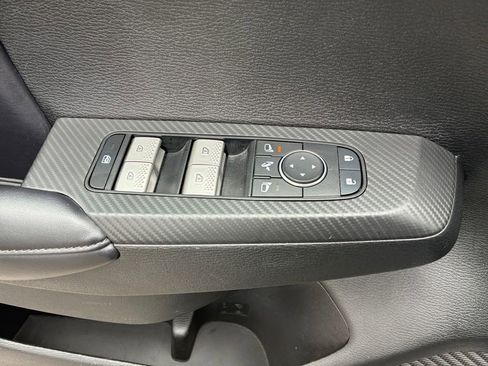 Used 2024 Mitsubishi Outlander FWD image 25