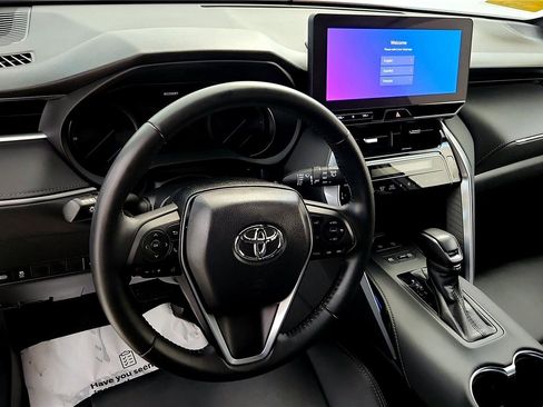 Certified 2023 Toyota Venza Nightshade image 24