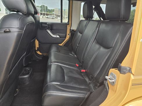 Used 2014 Jeep Wrangler Unlimited Rubicon w/ Dual Top Group AWD/4WD image 13