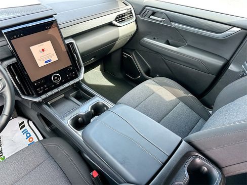 Used 2025 GMC Acadia Elevation image 23