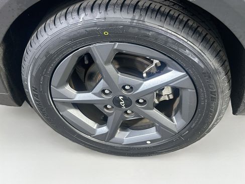 Used 2025 Kia K4 FWD image 11