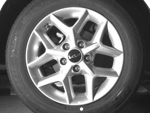 Used 2025 Kia Soul LX w/ LX Technology Package FWD image 15