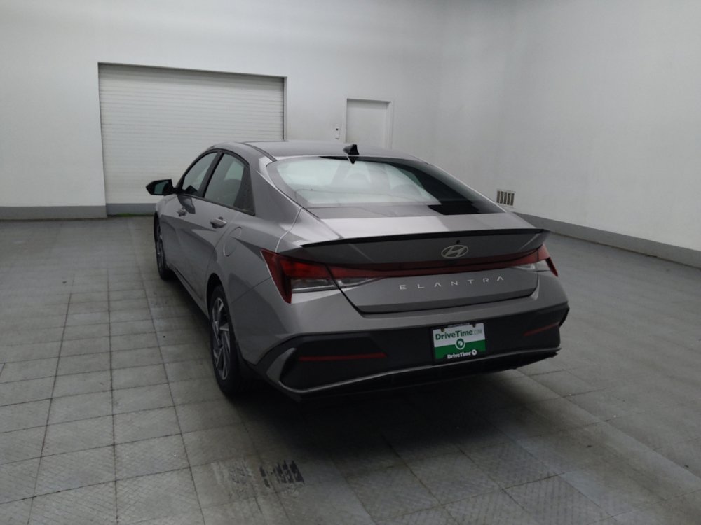 Used 2025 Hyundai Elantra Sport FWD image 5