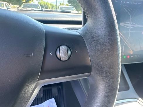 Used 2021 Tesla Model Y Long Range AWD/4WD image 19