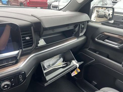 Used 2024 Chevrolet Silverado 1500 LT AWD/4WD image 35