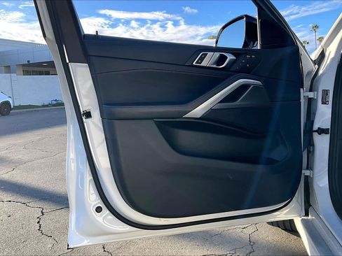 Used 2022 BMW X6 xDrive40i w/ M Sport Package image 21