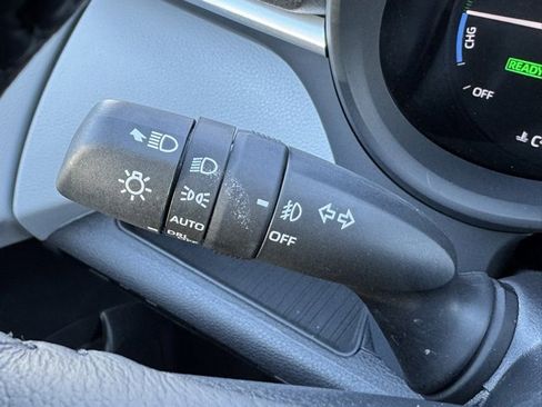 Used 2025 Toyota Sienna XLE image 31