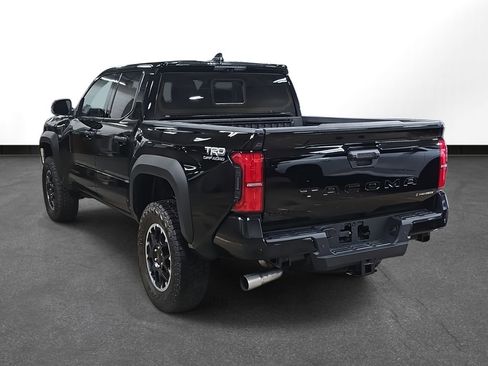 Used 2025 Toyota Tacoma TRD Off-Road w/ TRD Off Road Premium Package image 8