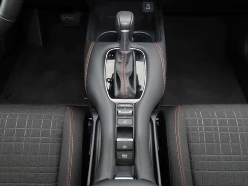 Certified 2025 Honda HR-V Sport image 22