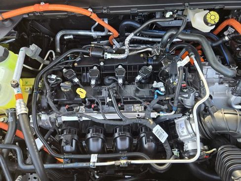 New 2025 Ford Maverick XLT w/ XLT Luxury Package FWD image 21