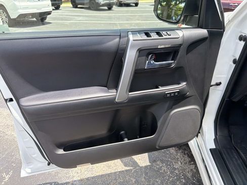 Used 2021 Toyota 4Runner Limited AWD/4WD image 17