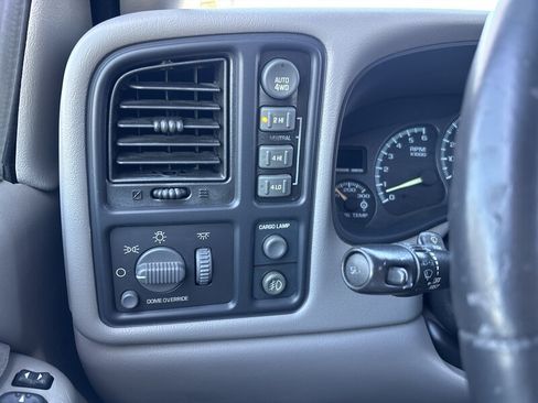 Used 2000 Chevrolet Silverado 2500 LS w/ Firm Ride Suspension Pkg AWD/4WD image 41