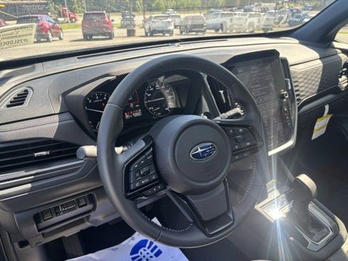 Certified 2025 Subaru Forester Premium AWD/4WD image 20
