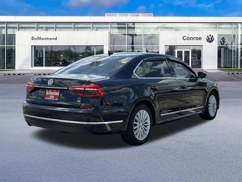Used 2017 Volkswagen Passat 1.8T SE FWD image 5