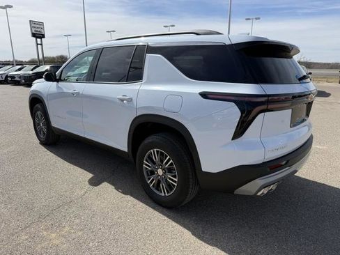 New 2026 Chevrolet Traverse LT image 7