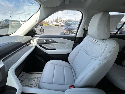 New 2026 Ford Explorer Platinum image 13