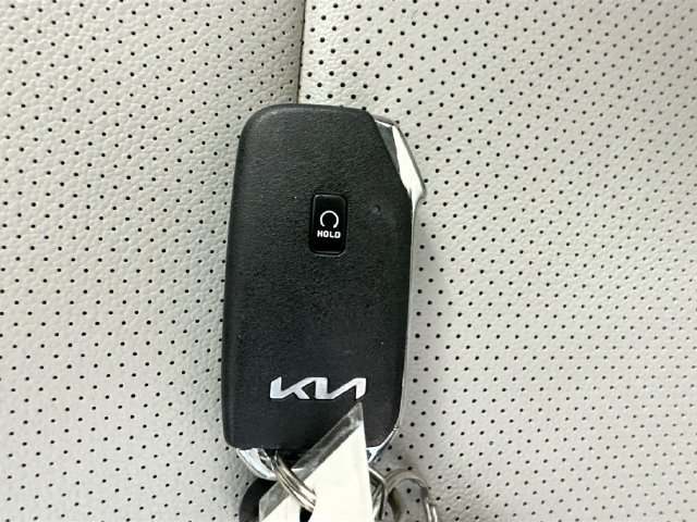 Used 2023 Kia Sportage EX AWD/4WD image 17