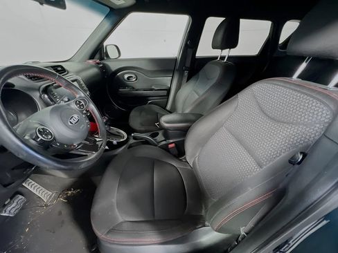 Used 2018 Kia Soul + FWD image 12