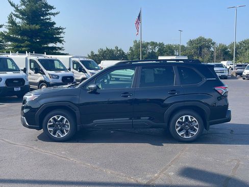 Used 2026 Subaru Forester Premium AWD/4WD image 2
