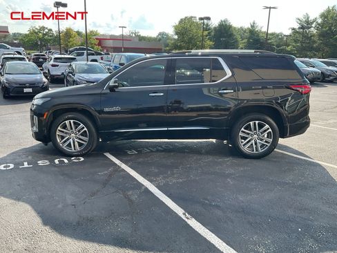 Used 2023 Chevrolet Traverse High Country image 2