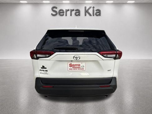 Used 2023 Toyota RAV4 LE FWD image 9