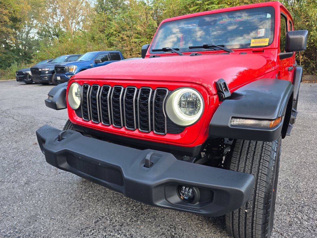 Used 2024 Jeep Wrangler Unlimited Sport AWD/4WD image 12