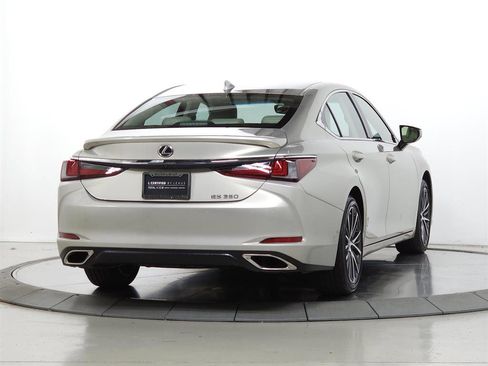 Certified 2024 Lexus ES 350 w/ Premium Package image 11