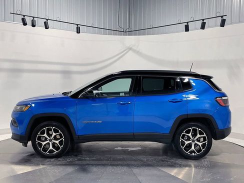 Used 2025 Jeep Compass Limited image 14